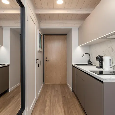 Loft In Heart Of Old Town Апартаменты